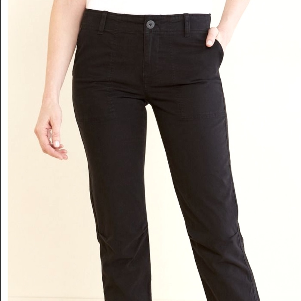 Women’s Sanctuary cropped cotton pants.